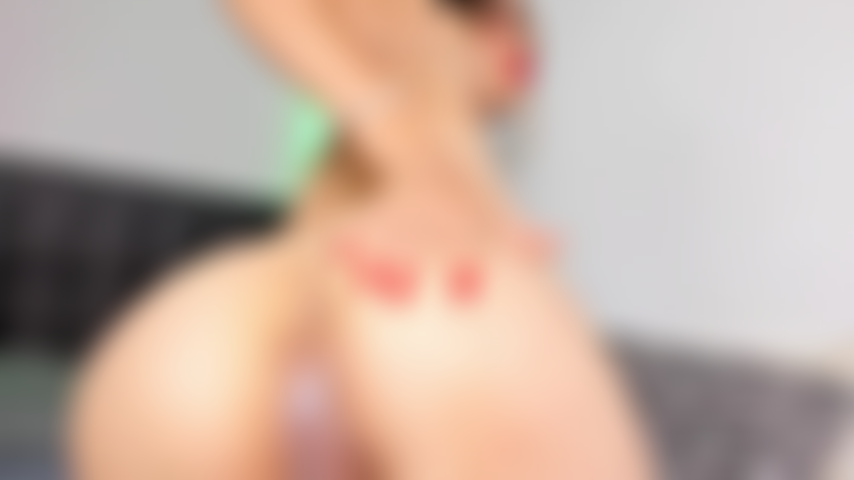 " Non sono solo un bel viso... Sono il desiderio che accende la tua immaginazione.".