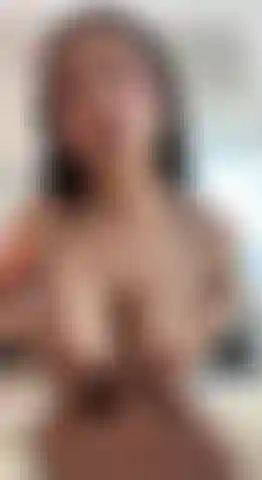 Le mie tette fanno scopare il tuo cazzo.🤤.