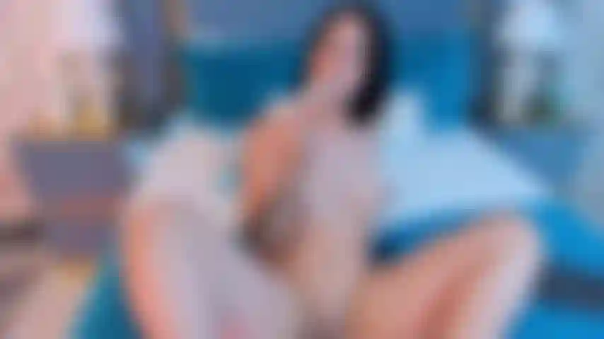 Sono così eccitata e pronta a essere scopata in profondità, voglio che le mie tette si muovano e la mia figa bruci di piacere. Voglio sentire il tuo cazzo riempire ogni angolo di me, mentre le mie curve si stringono e tremano a ogni colpo.