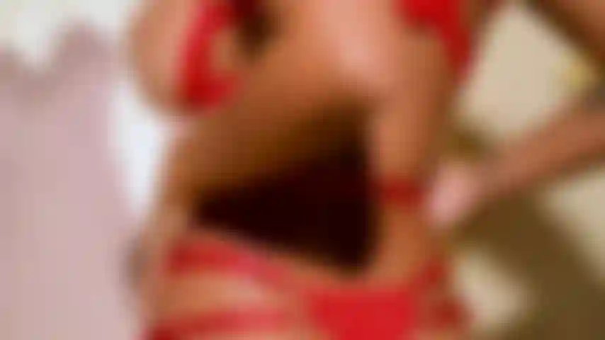 Il mio seno e la mia lingua sono pronti solo per te.