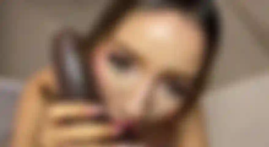 Riempimi la bocca con il tuo ricco latte.