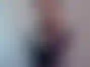 Scioccata.. Non scioccata.. Un altro stallone che pensa di essere tutto questo, solo per scoprire che una volta che si toglie i pantaloni.. Un minuscolo cazzo grassoccio mi sta fissando a me. Grazie al cazzo non mi sono tolto i vestiti.