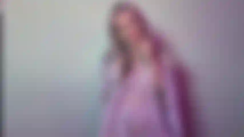 Sii la troia affamata di cazzi di astrid.
