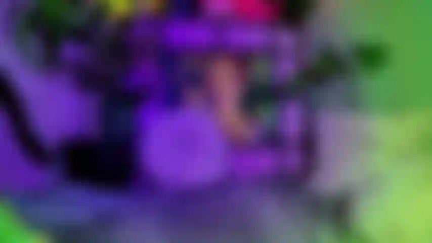 Un sogno al neon, un'adorazione del culo.