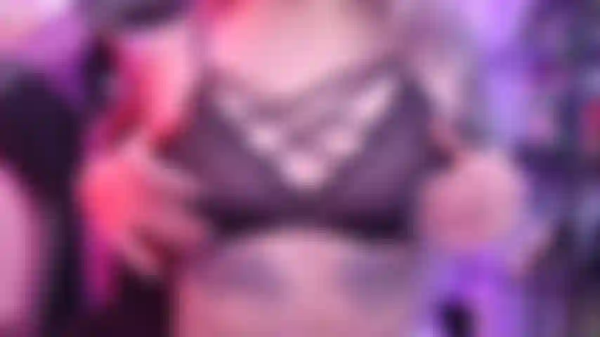 Il perdente ha negato le mie tette perfette.