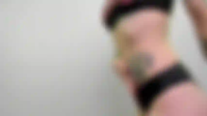 Lo spogliarello della ragazza di papà carino.