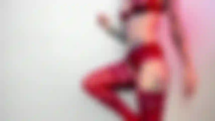 Calze e mutandine di pizzo rosso sexy.