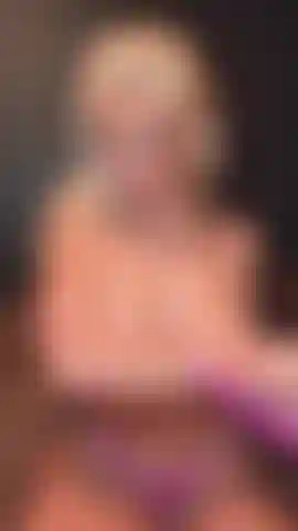 Mi scuoto il culo, mi libero dei cazzi e ho un corpo in forma.