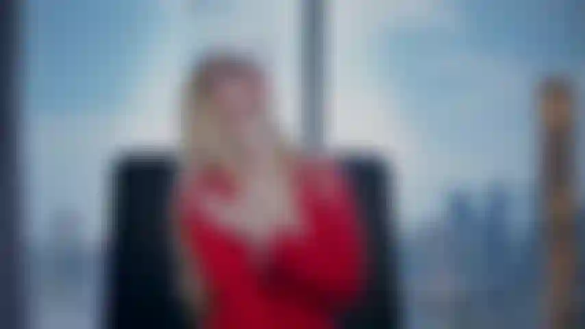 La dea audrey ti corna.