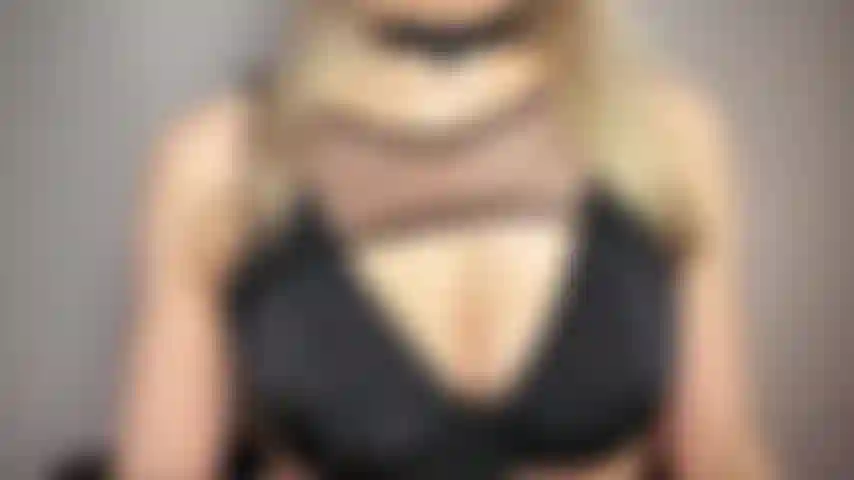 Le tette rimbalzano al rallentatore.