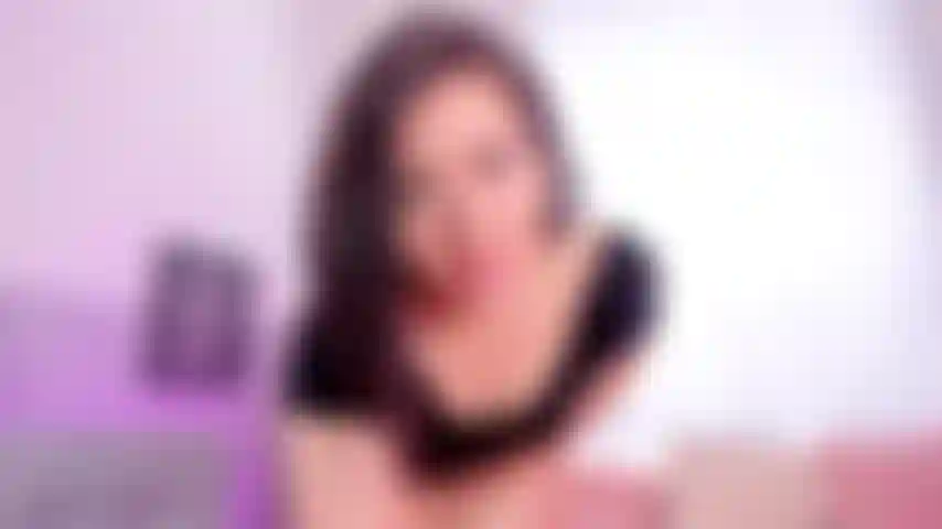 Fottimi in missionario mentre mi lecchi i piedi.