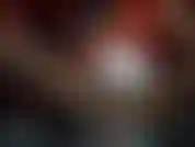 Cappuccetto rosso trova il lupo cattivo e il suo grosso cazzo nero.