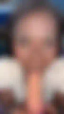 Pompino in prima persona con telecamera ravvicinata.