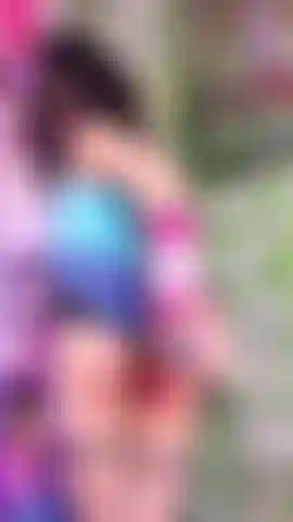 Mi dedico a fantasie estreme di sesso orale, sculacciate, giochi con il cazzo di ragazza e ingestione di sperma.