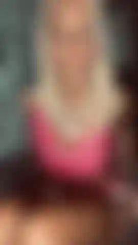 Sei il mio cuck o il mio bull? In ogni caso amerai questo video sporco che include un culo e una figa splendidamente aperti per il tuo piacere, se sei il mio bull allora sarò in ginocchio per te, se sei il mio cuck, beh allora sarai tu in ginocchio per me!!