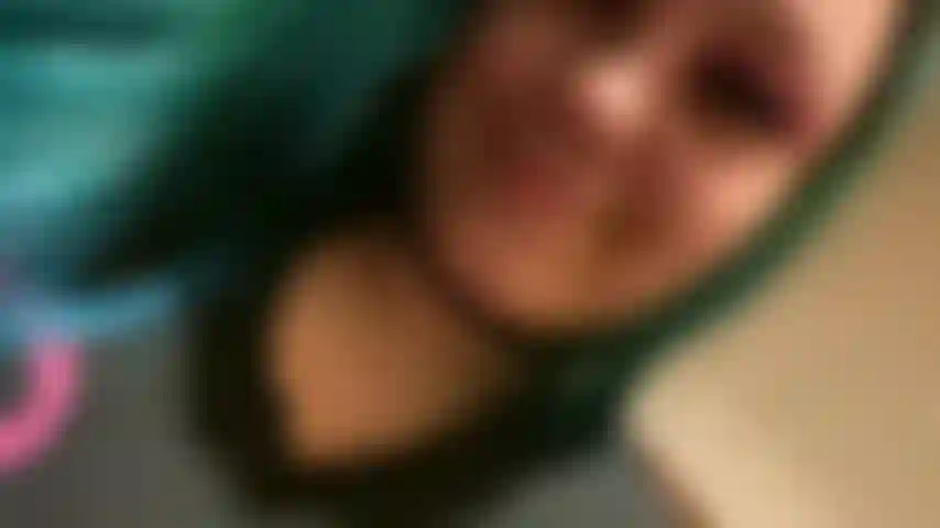 La tua ragazza goth che si tocca in un cinema.