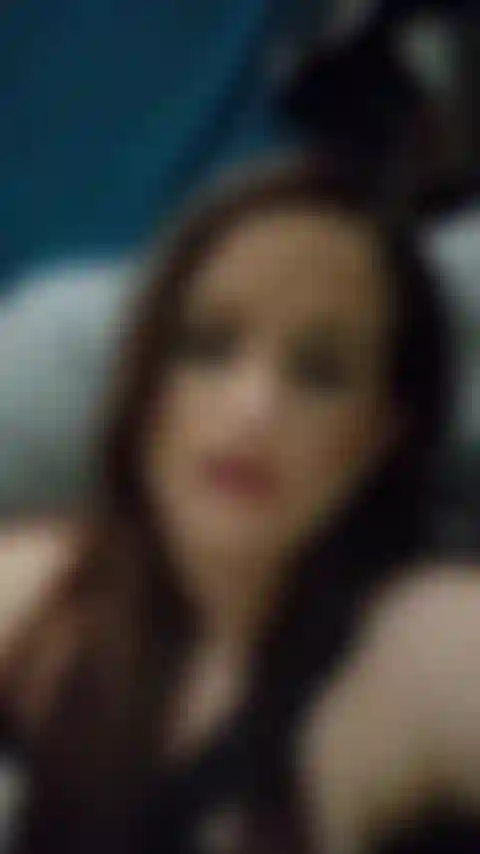 I love playing with my lil tight pussy