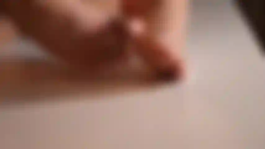 Faccio un footjob cremoso.