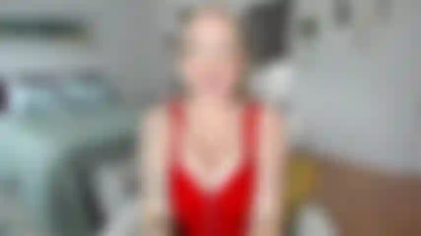 Sii il ricettacolo di sborra del mio ragazzo.