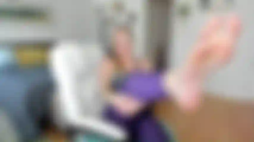 Presa in giro per il perdente del piede in palestra.