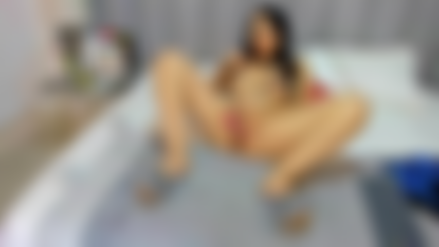 Apri le mie gambe e scopami.