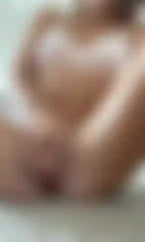 Masturbazione con vibratore con vista frontale e da dietro!