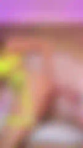 Lasciami arrivare al limite delle tue fantasie. Ogni gemito, ogni tocco e ogni movimento sono fatti per risvegliare i tuoi desideri più profondi.