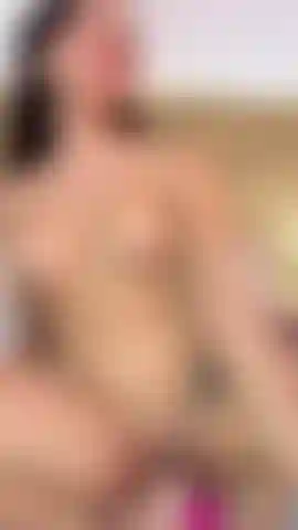 Guardami e lascia che il desiderio ti consumi mentre ti mostro cosa so fare.