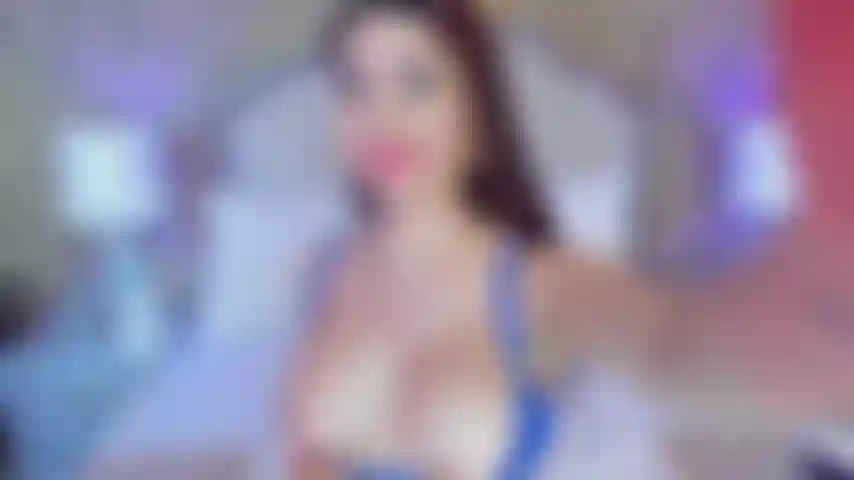 Le mie grandi tette sul tuo viso, morbide e calde, ti fanno accapponare la pelle, i miei gemiti mentre le succhi mi rendono molto bagnata e so che il tuo cazzo diventerà molto duro.