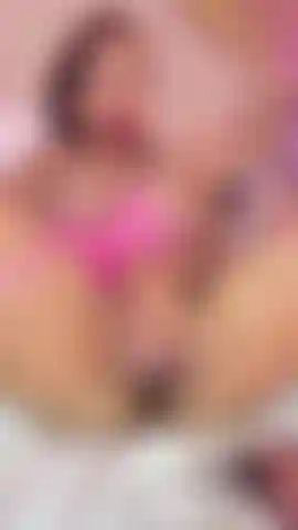 Non posso fermarmi... Il mio corpo chiede di più e so che vuoi vedere tutto.