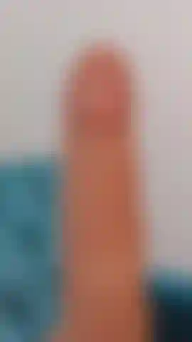 Masturbo un cazzo con tutto il corpo, uso la bocca, la mano e le tette per dargli il massimo piacere.