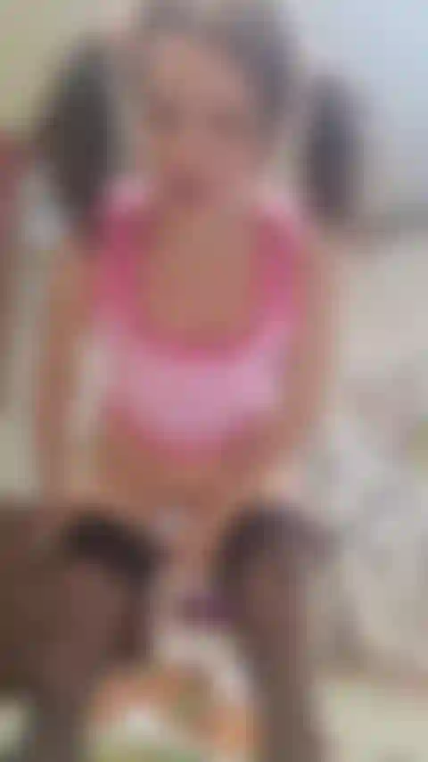 Una ragazza borsa per il male.