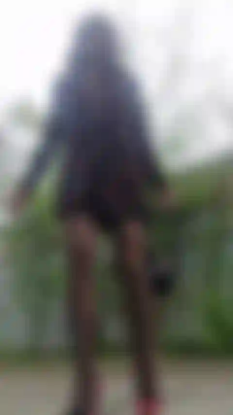 Una cattiva ragazza fuori.