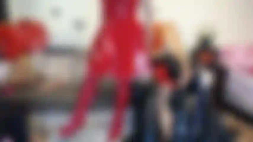 Tutto un grosso cazzo nel culo.