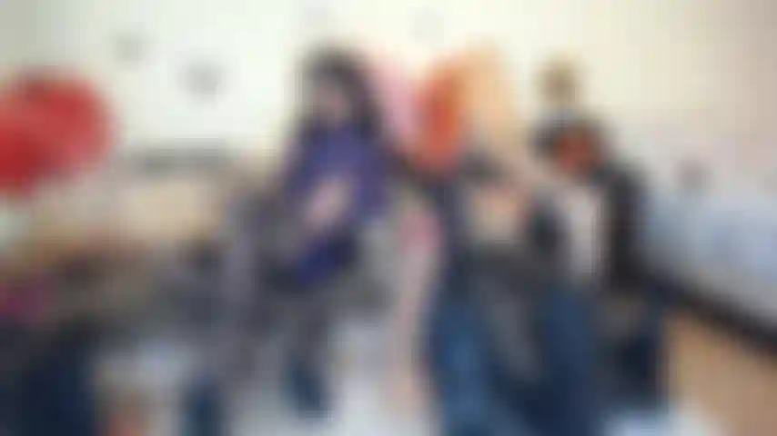 Una madre stronza estremamente sexy.