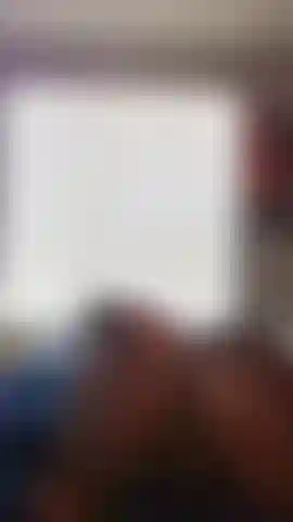 Guardami mentre infilo il mio giocattolo nel mio grosso e grasso culo.