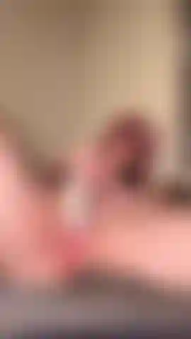 Che gioca con il vibratore sulla mia figa appena depilata.