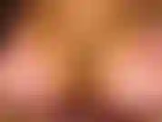 Voglio che adori la mia scollatura! Mentre ti do delle belle istruzioni sporche per masturbarti. Mi metto anche un sacco di lozione sulle mie tette mentre mi fotto la scollatura con un dildo. Non devi venire finché non avrò il conto alla rovescia.