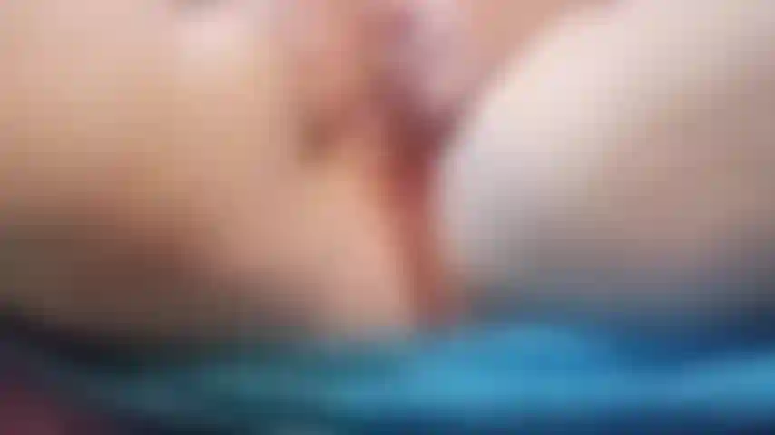 Guardami mentre raggiungo l'orgasmo con il mio giocattolo.