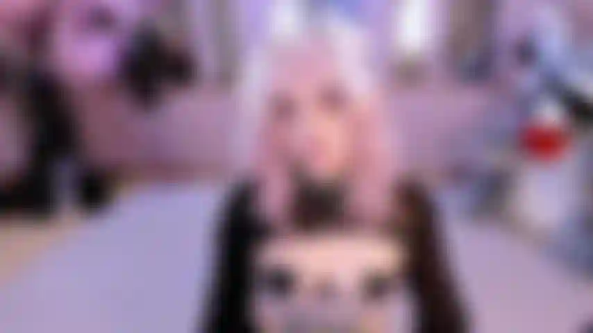 come and fuck your naughty fuck doll