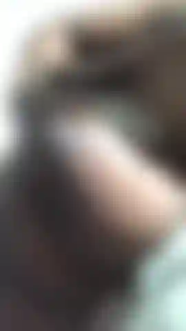 Scricchiolando e schiaffeggiando le mie grandi tette.