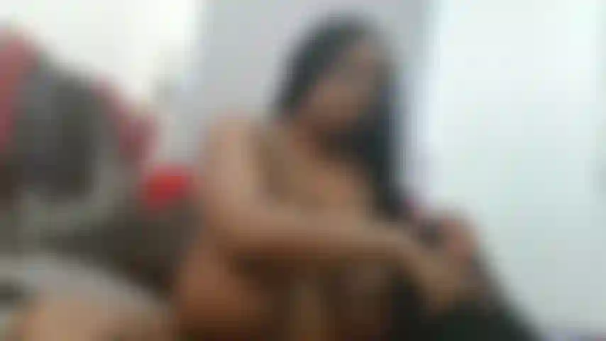 Si screma sul tuo grosso cazzo bianco.