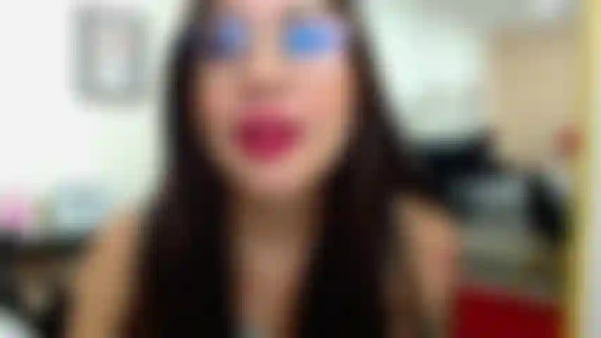 Succhiami le dita per te.