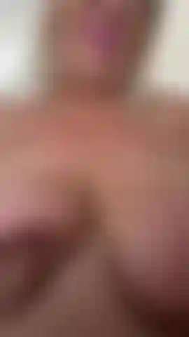 I miei capezzoli amano baciarsi.