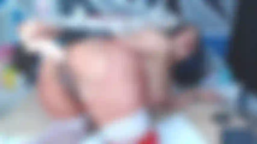 Con l'ano spalancato in biancheria intima sexy.