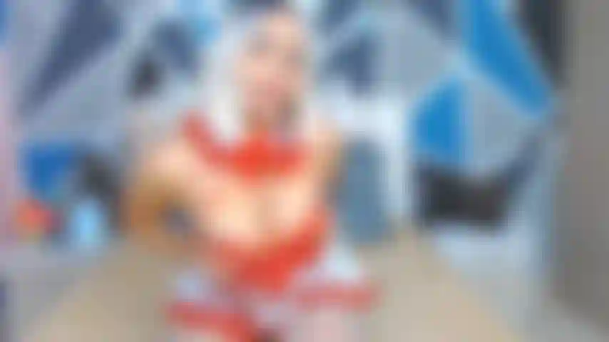 Un'infermiera sexy che gioca come una cagna.