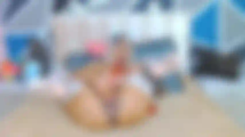 Mi strofino il clitoride e faccio 5 dita per un'infermiera sporcacciona.