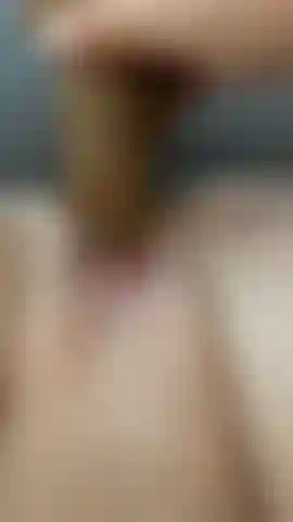 30 Secondi della mia dolce figa bagnata con dildo (gemendo).