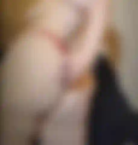 Puoi spalmarmi l'olio sul culo.