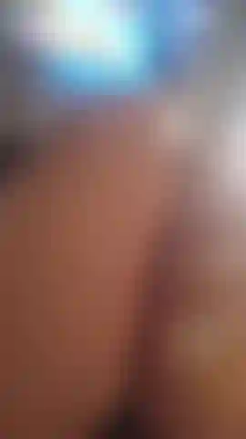 Bacchetta che stuzzica la figa bagnata.